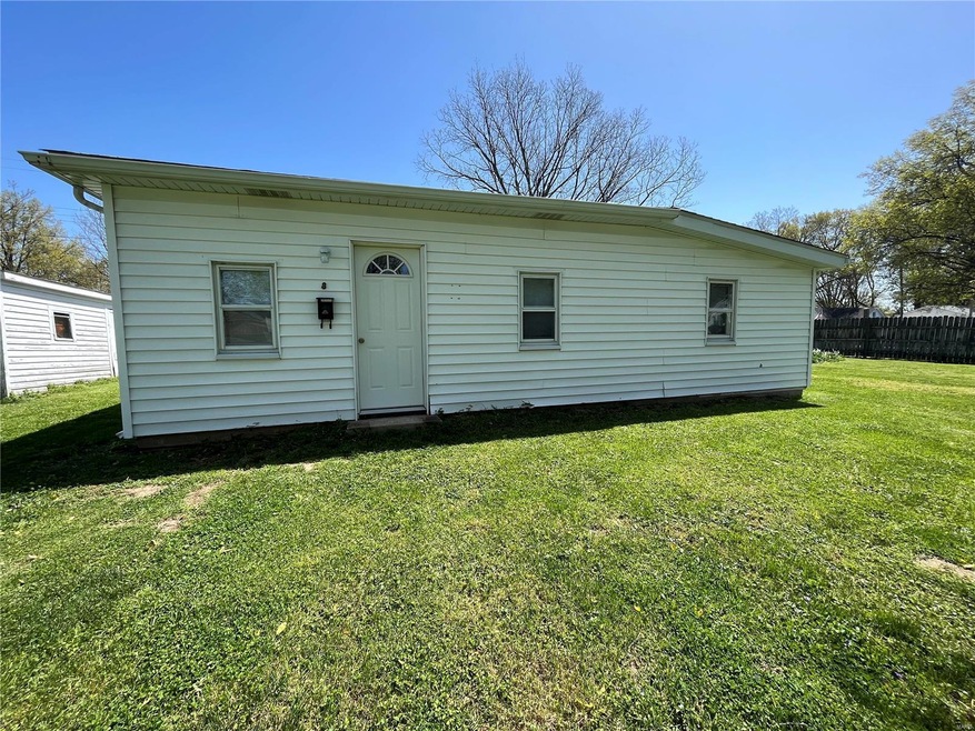 8 N Edison St, Freeburg, IL 62243 - photo 1