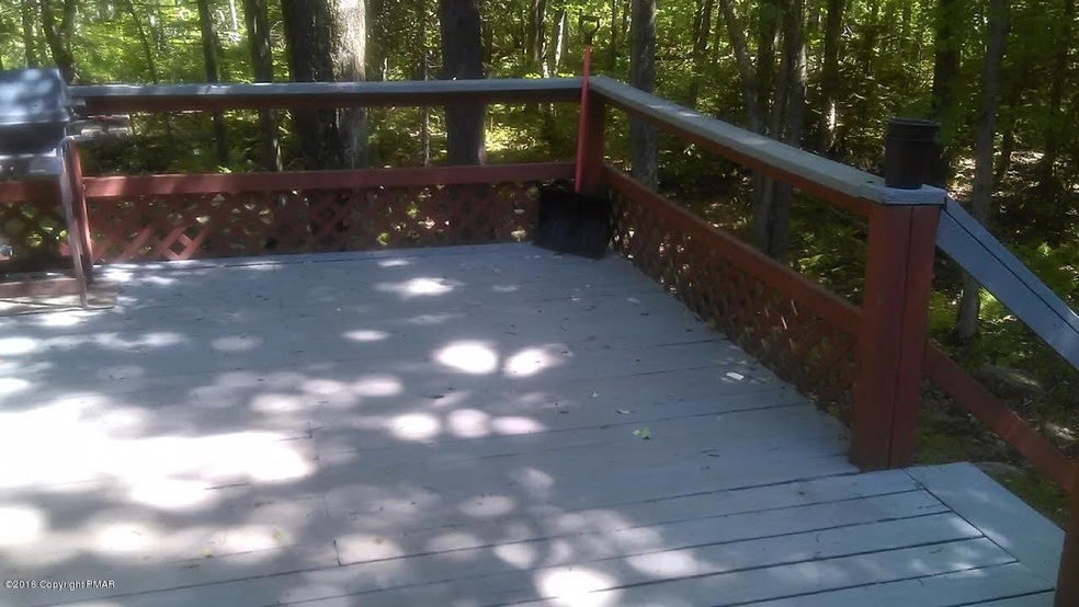 9487 Juniper Dr, Tobyhanna, PA 18466 - photo 1