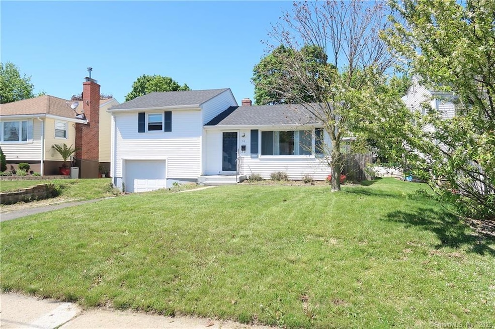 34 Crocker Ave, West Hartford, CT 06110 - photo 1