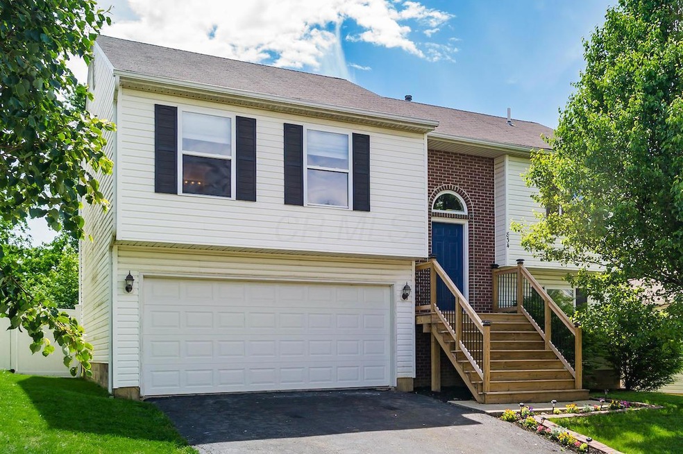 834 Crevis Ln, Columbus, OH 43228 - photo 1