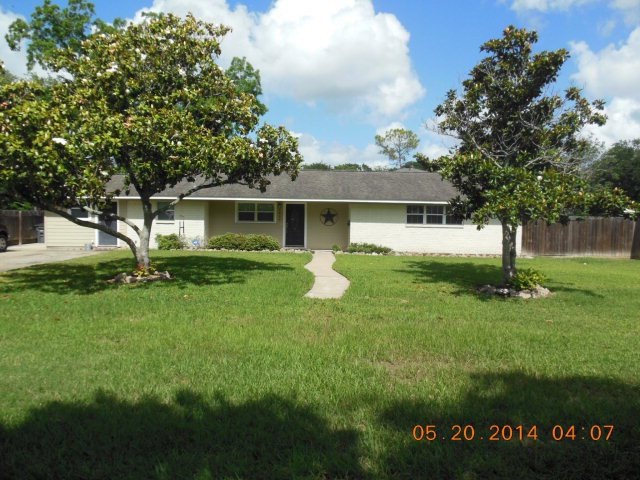 2809 Avenue I, Bay City, TX 77414 - photo 1