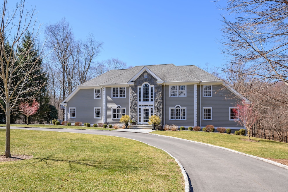 Welcome to 4 Dover Circle