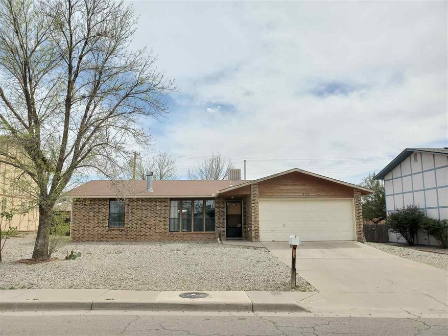 908 Santa Cruz Dr, Alamogordo, NM 88310 - photo 1