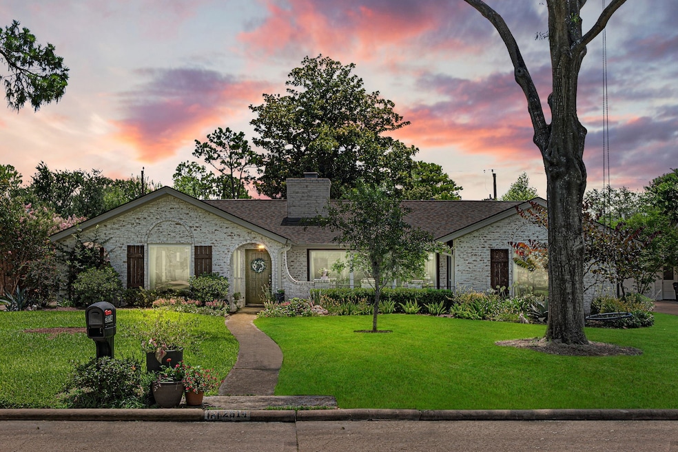 Home sits on a cul-de-sac street.