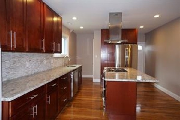 41 Warwick Rd unit 41, Watertown, MA 02472 - photo 1