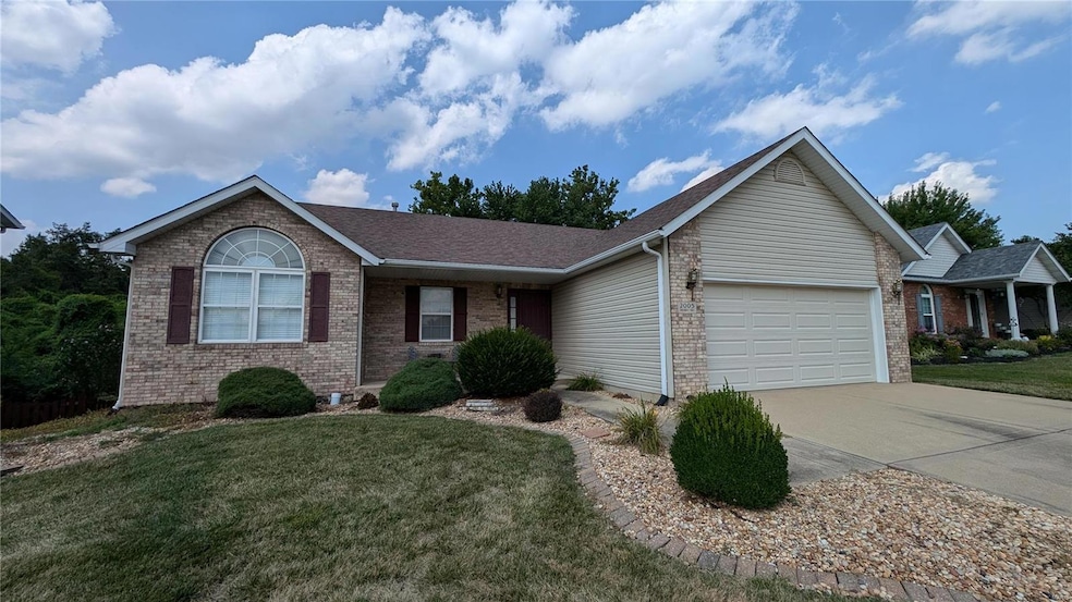2005 Pinehurst Way, Maryville, IL 62062 - photo 1