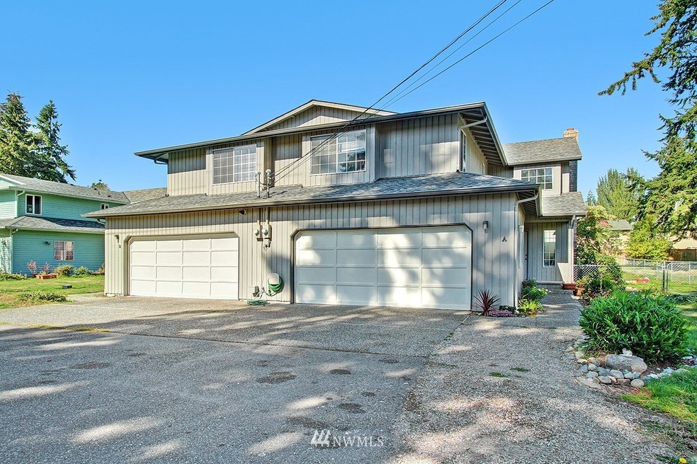 105 120th St SE unit A & B, Everett, WA 98208 - photo 1