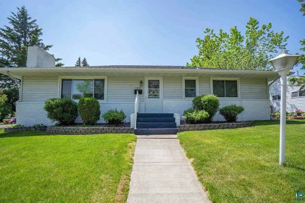 1601 N 51st Ave E, Duluth, MN 55804 - photo 1