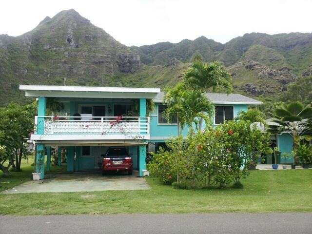 Front of house with Koolau mountain range as the b