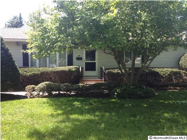 711 Palmer Ave, Holmdel, NJ 07733 - photo 1