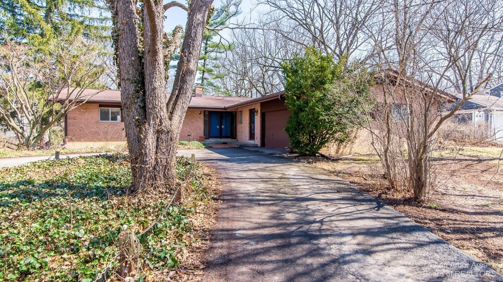 7626 Forest St, Dexter, MI 48130 - photo 1