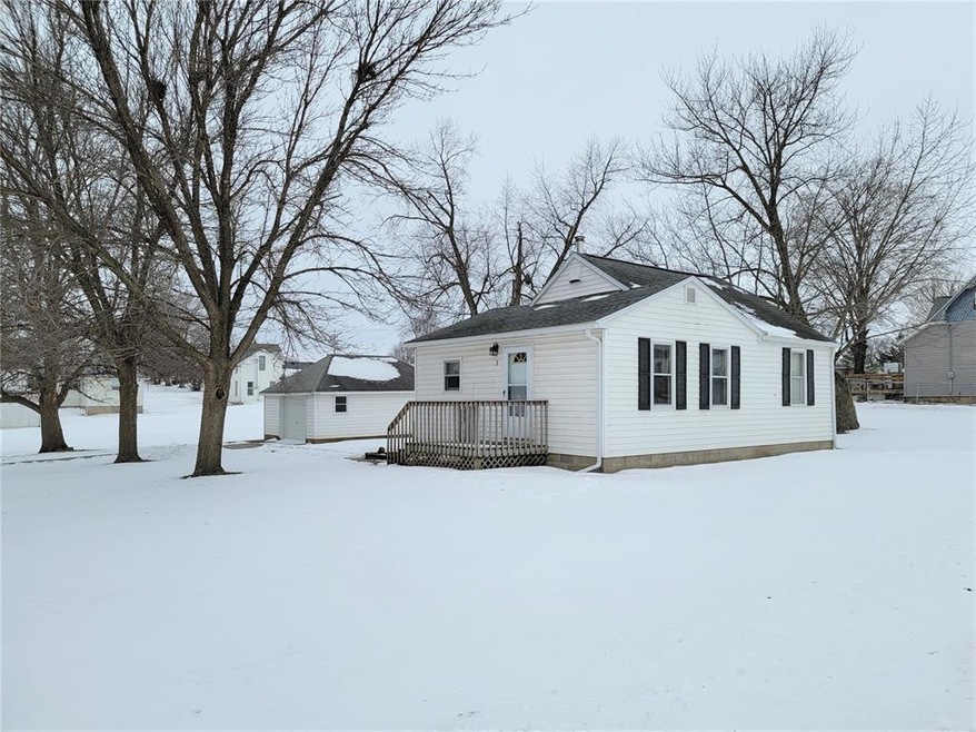 Exterior Front_Large Lot