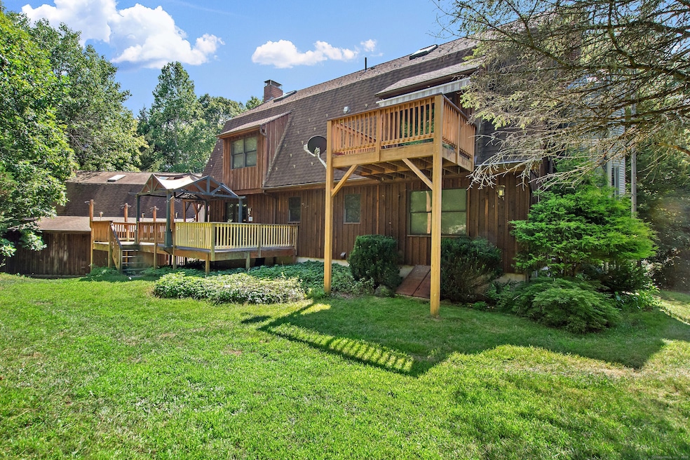 68 Roode Rd, Plainfield, CT 06374 - photo 1