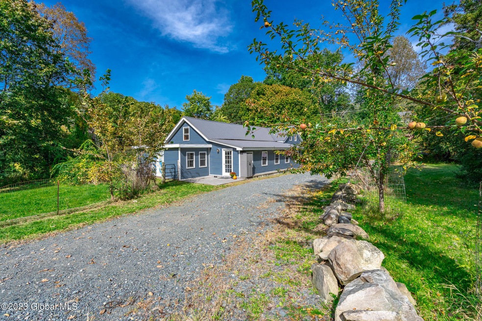 25 Old State Route 142, Troy, NY 12180 - photo 1