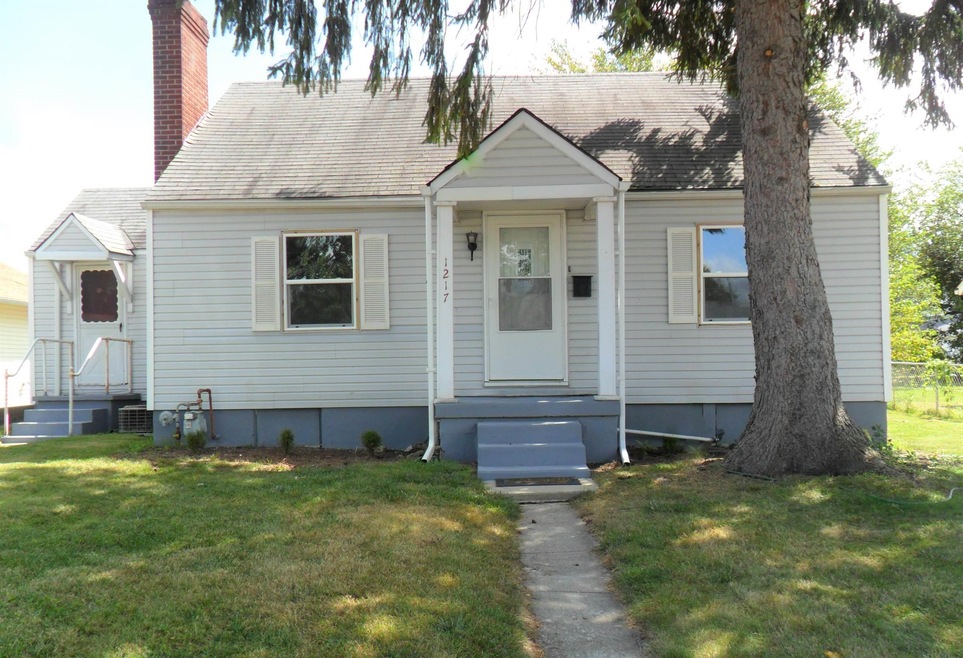 1217 E 6th St, Muncie, IN 47302 - photo 1