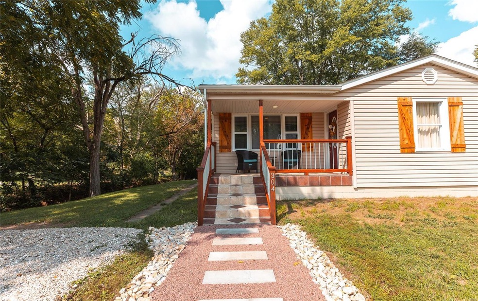 304 N Elm St, Dixon, MO 65459 - photo 1