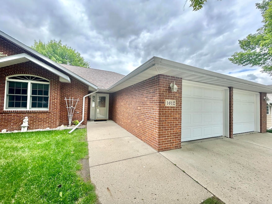 1612 Cypress Pt