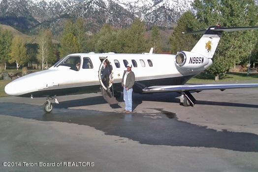 Alpine_Airpark_Runway_for_Jet