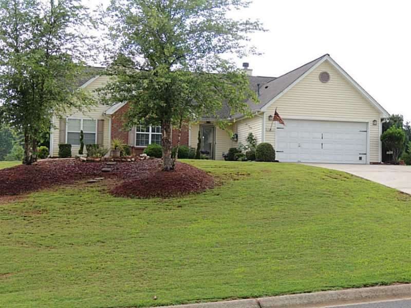 Exterior Front. Nicely landscaped Ranch Home with 