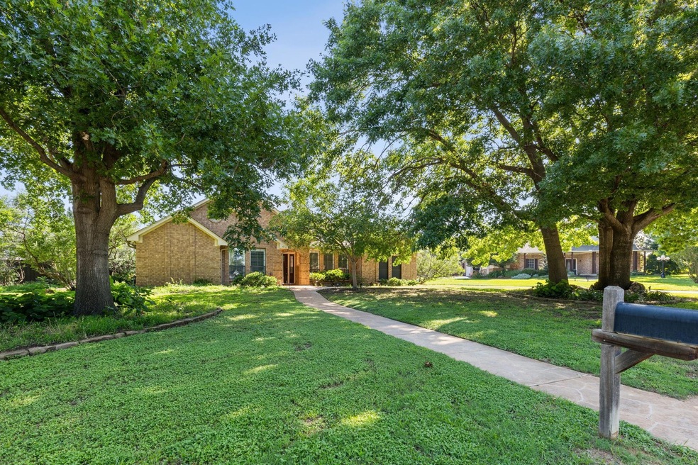 1000 Raven Bend Ct, Southlake, TX 76092 - photo 1