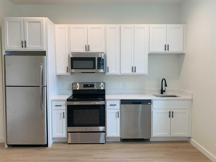 35 Academy St unit 306, Poughkeepsie, NY 12601 - photo 1