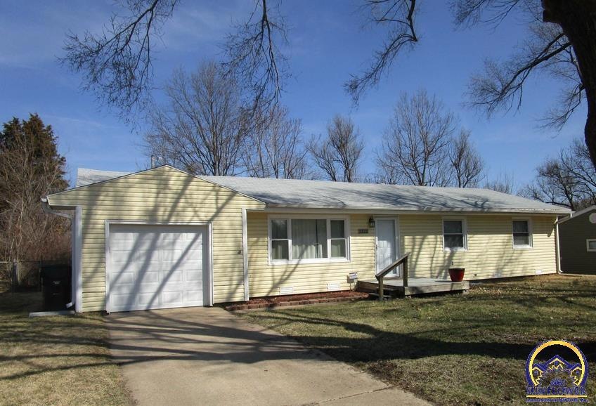 1220 SW 31st Terrace, Topeka, KS 66611 - photo 1