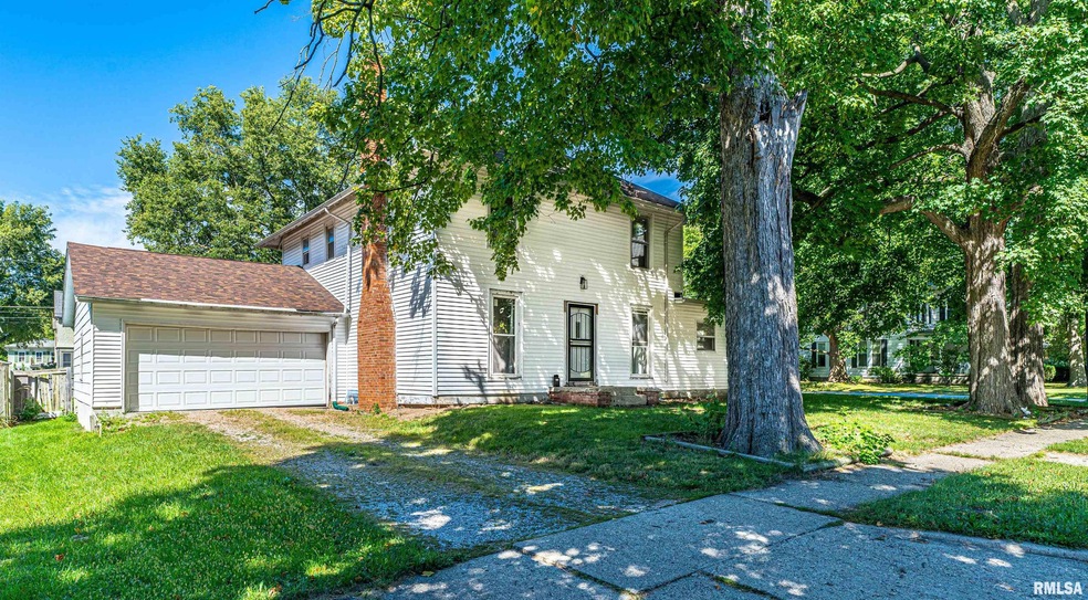 429 N Mclean St, Lincoln, IL 62656 - photo 1