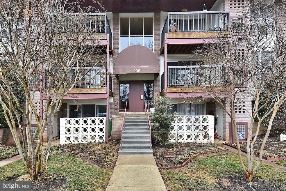 206 Park Terrace Ct SE unit 42, Vienna, VA 22180 - photo 1
