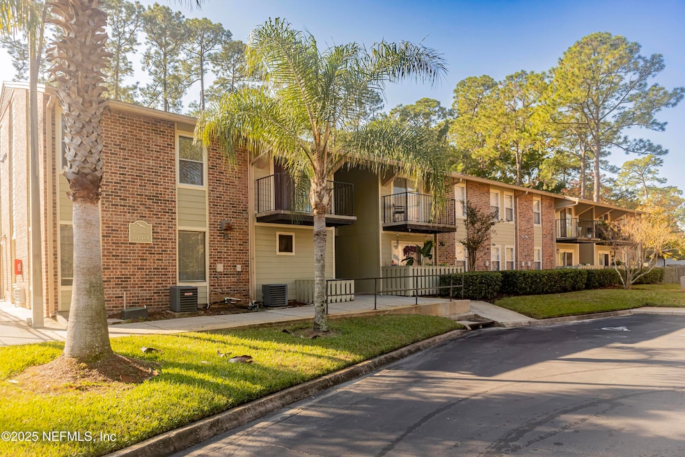 3737 Loretto Rd unit 114, Jacksonville, FL 32223 - photo 1