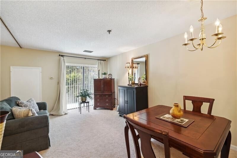 Dining area easily accessible to kitchen