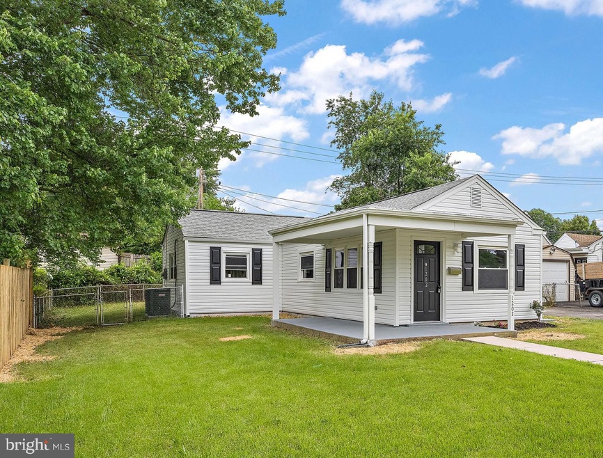 1202 E Willow Run Dr, Wilmington, DE 19805 - photo 1