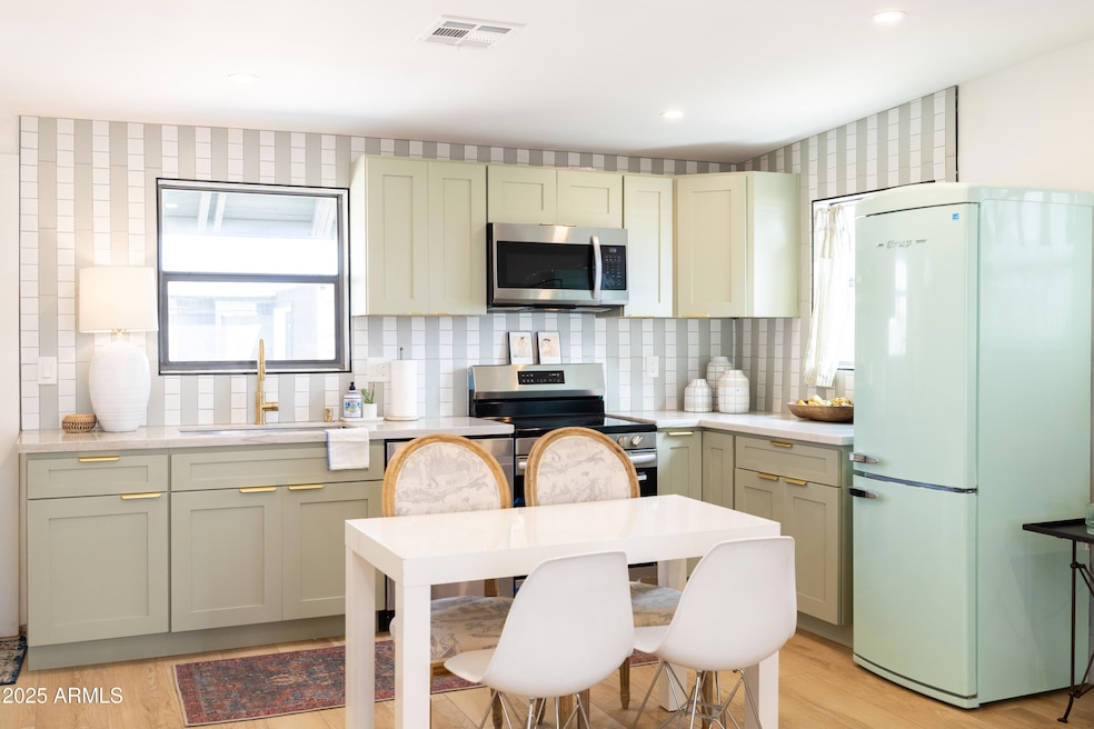 1902 W Granada Rd, Phoenix, AZ 85009 - photo 1