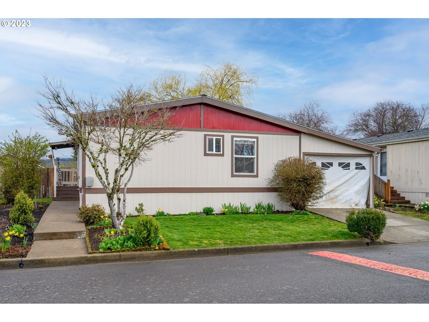 300 S Everest St unit 4, Newberg, OR 97132 - photo 1