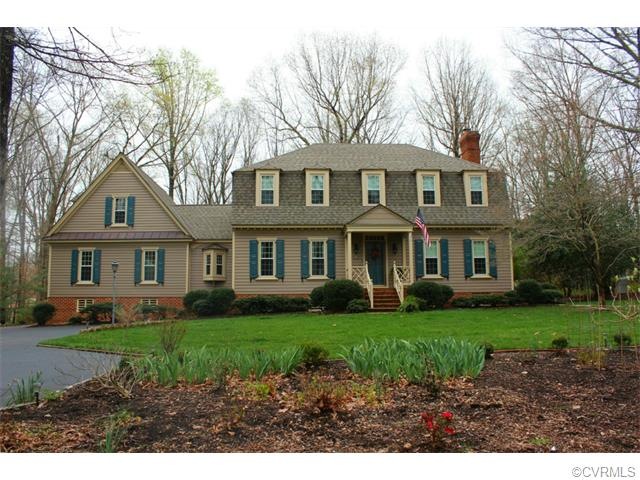 Immaculate Dutch Colonial Nestled on a Quiet Cul-D