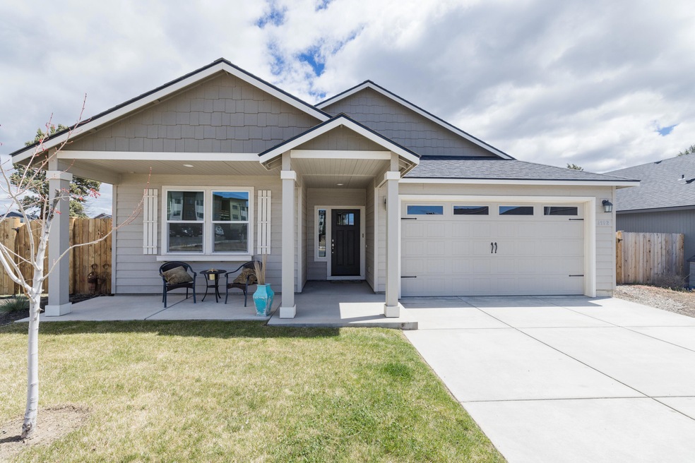 4152 SW 34th St, Redmond, OR 97756 - photo 1