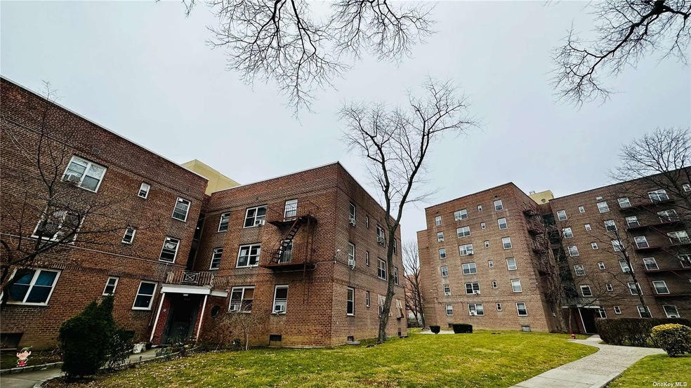 14727 38th Ave unit G11, Flushing, NY 11354 - photo 1