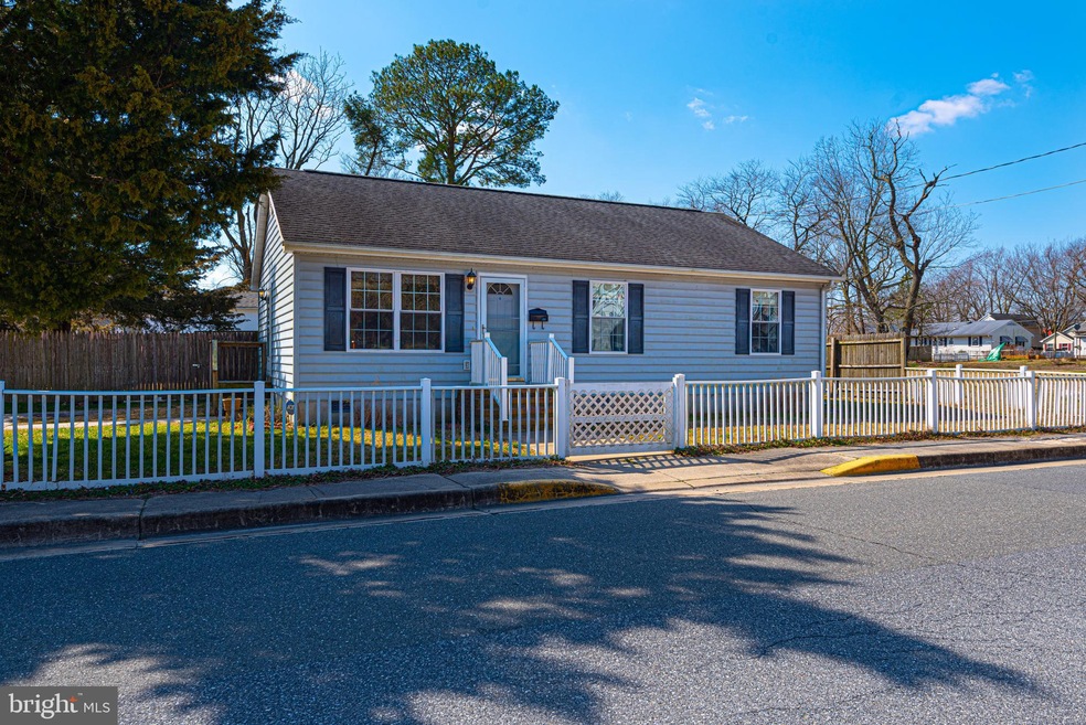 402 W 6th St, Laurel, DE 19956 - photo 1