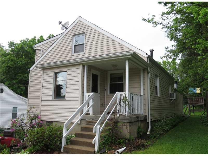 Exterior Front. Vinyl siding w/covered front porch