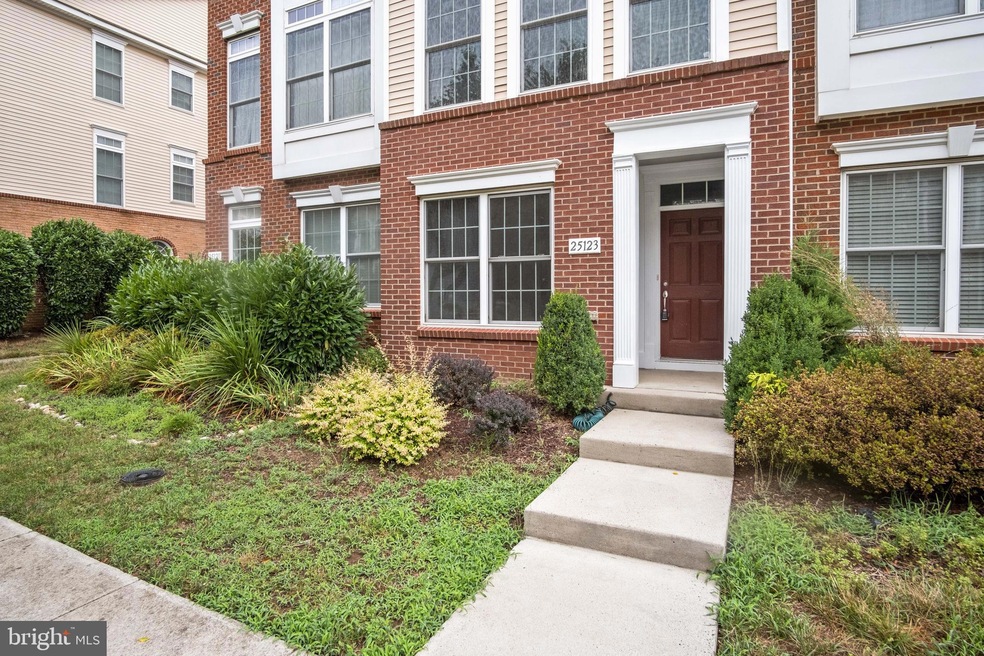25123 Neptune Terrace, Chantilly, VA 20152 - photo 1
