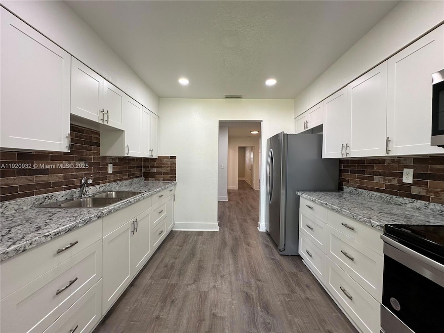 108 NW 1st St, Hallandale Beach, FL 33009 - photo 1