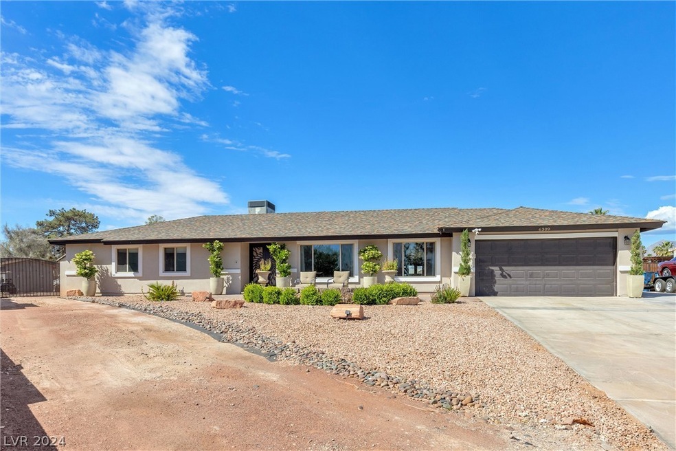 Amazing home on 3/4 of an acre!!