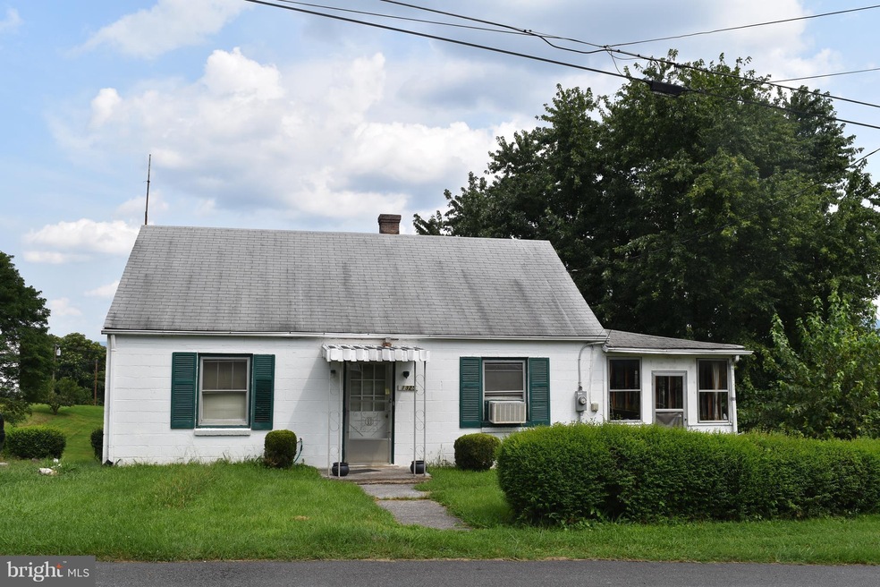 1325 Warren Ave, Front Royal, VA 22630 - photo 1