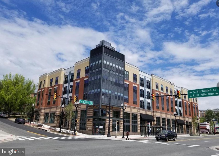 Trafalgar Flats unit 408, Arlington, VA 22204 - photo 1