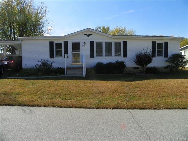 221 Cranbrook Cir unit 19, Hendersonville, NC 28792 - photo 1