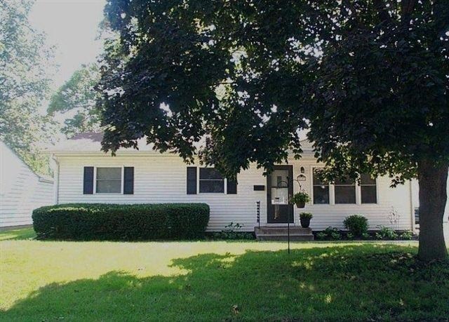 2107 W 36th St, Davenport, IA 52806 - photo 1