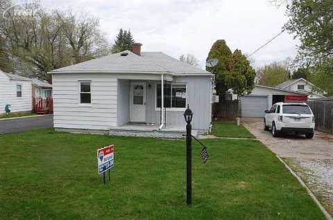 1108 W Scottwood Ave, Flint, MI 48507 - photo 1