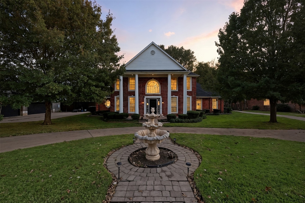 1860 Plum Creek Dr, Midlothian, TX 76065 - photo 1