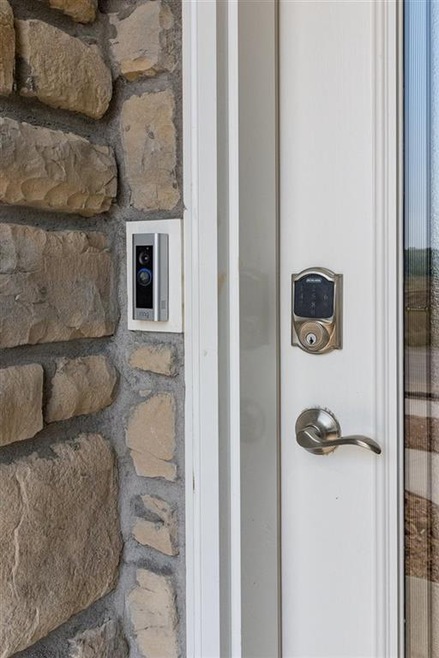 5670 N Amethyst Dr, Appleton, WI 54913 - photo 1