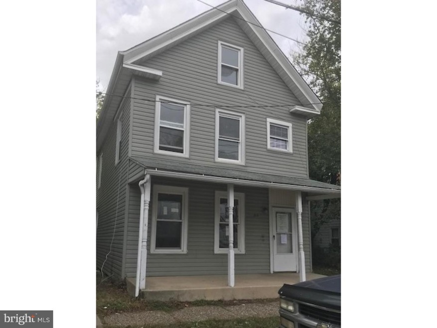 315 Broad St, Beverly, NJ 08010 - photo 1