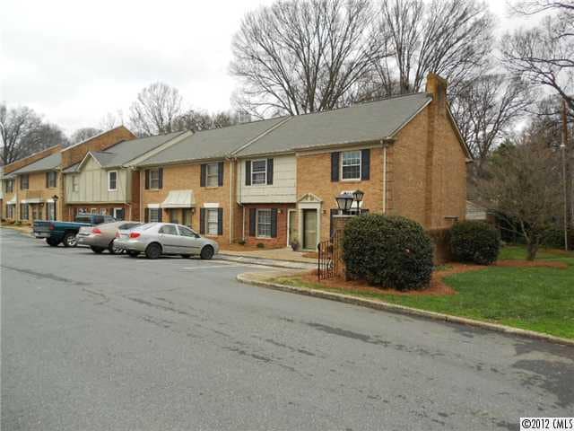 Exterior Front - Two Bedroom Townhouse Exterior Fr